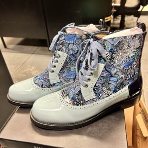 Chelsea Oxford boots